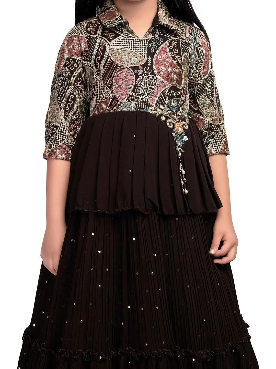 Collar Style Position Print Gowns For Girls / Latest Print Gowns For Festive Season