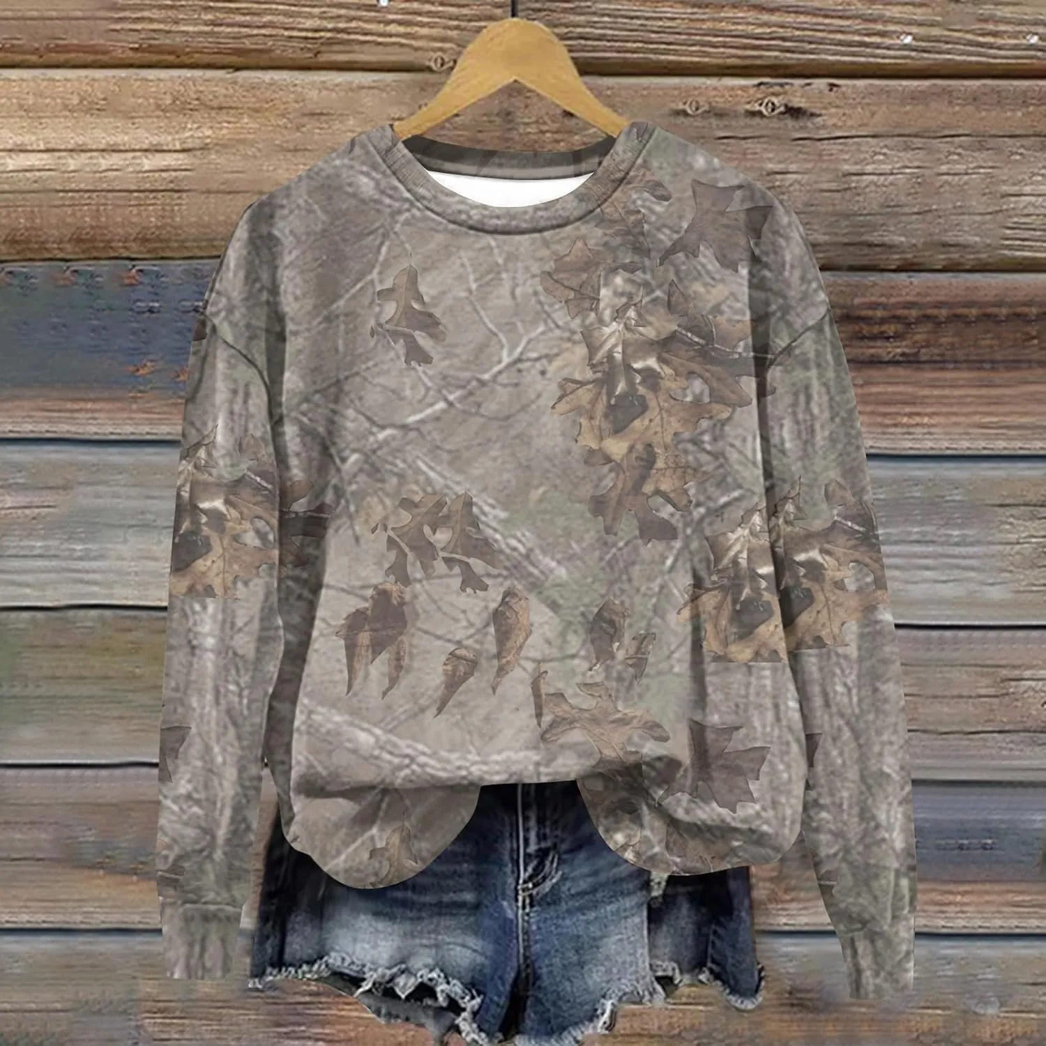 Oversized Camo Sweatshirt For Women Graphic Crewneck Pullover Leaf Print Fall Clothes 2024 Long Sleeve Tops