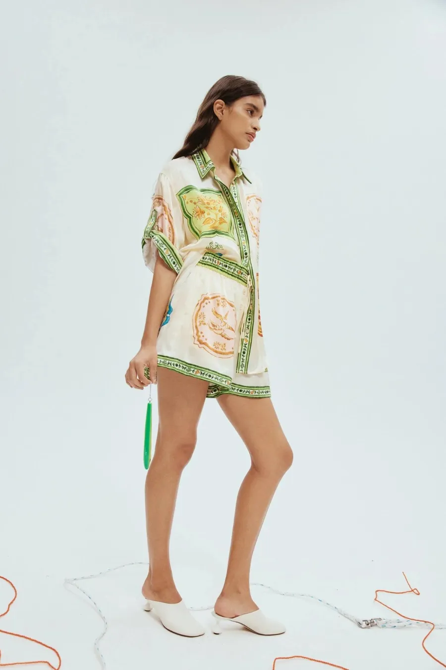 Porcelain Silk Short Cream