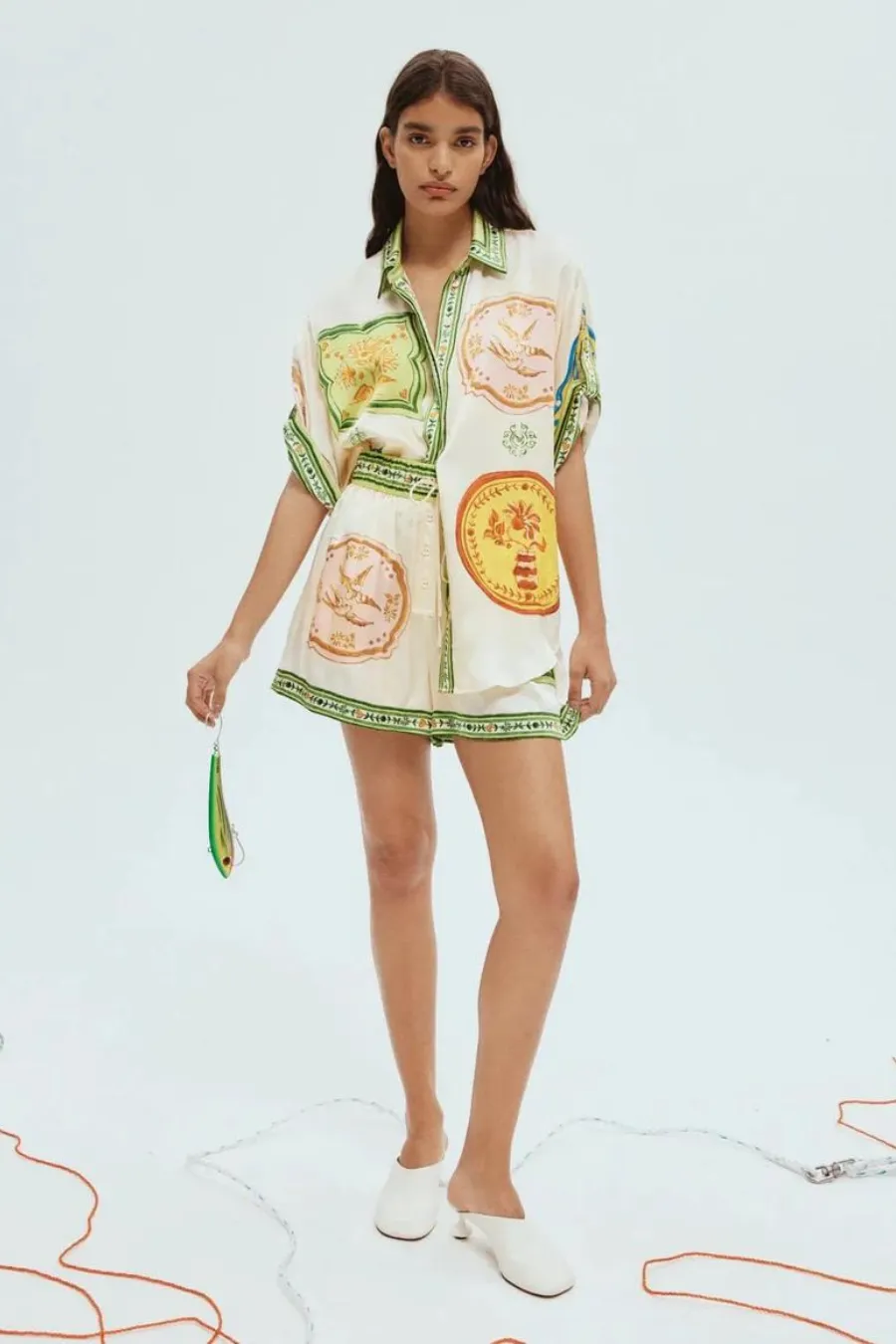 Porcelain Silk Short Cream