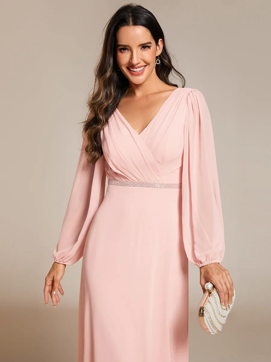 Robe de soirée plissée en mousseline de soie double col en V manches longues ceinture brillante