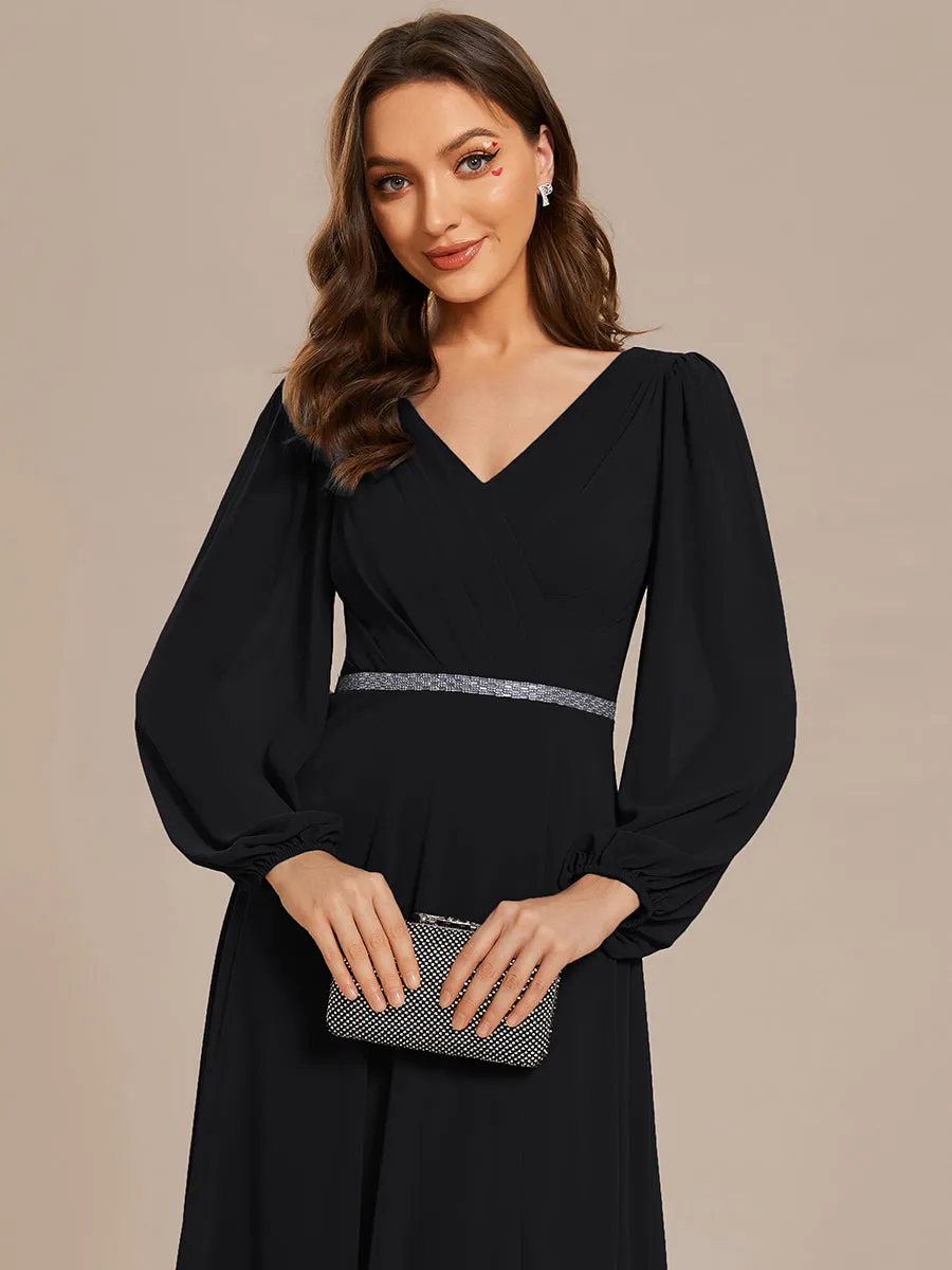 Robe de soirée plissée en mousseline de soie double col en V manches longues ceinture brillante