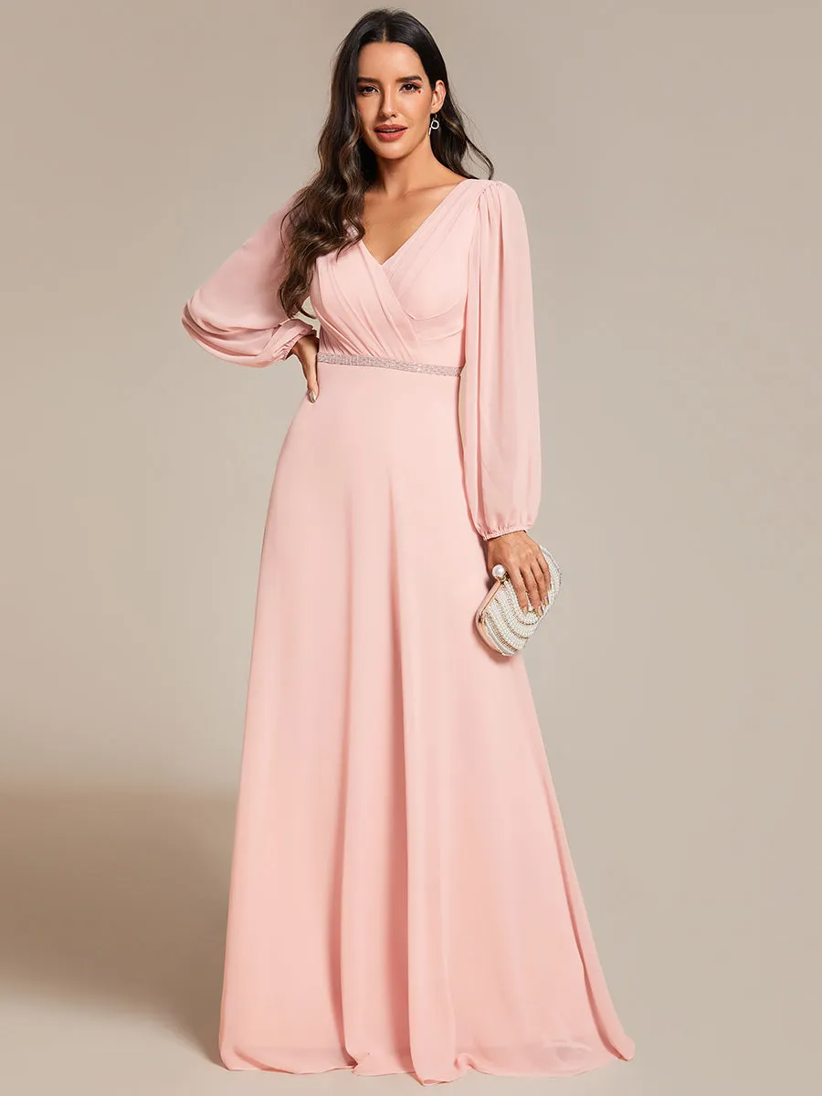 Robe de soirée plissée en mousseline de soie double col en V manches longues ceinture brillante