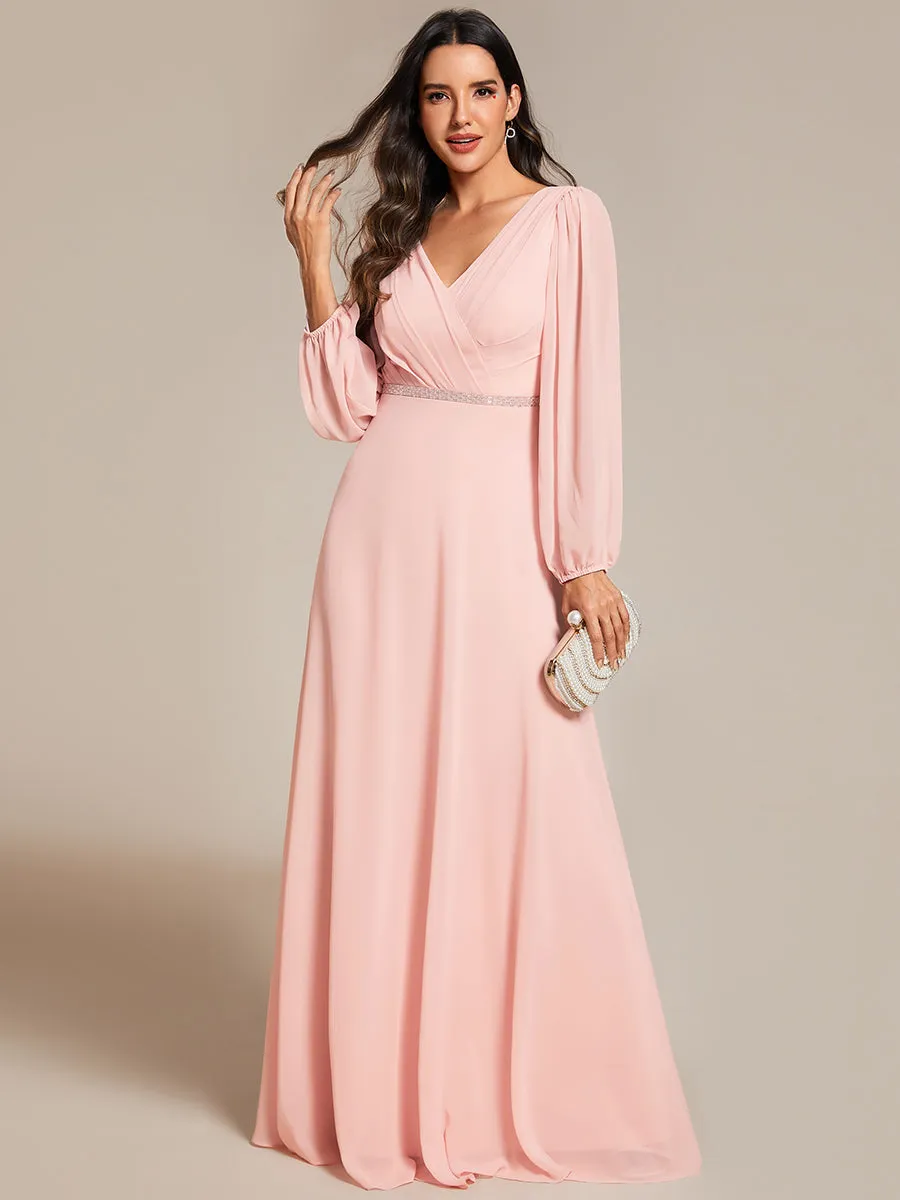 Robe de soirée plissée en mousseline de soie double col en V manches longues ceinture brillante