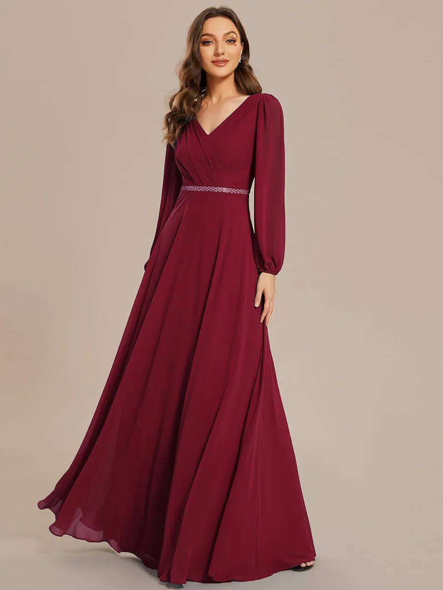 Robe de soirée plissée en mousseline de soie double col en V manches longues ceinture brillante