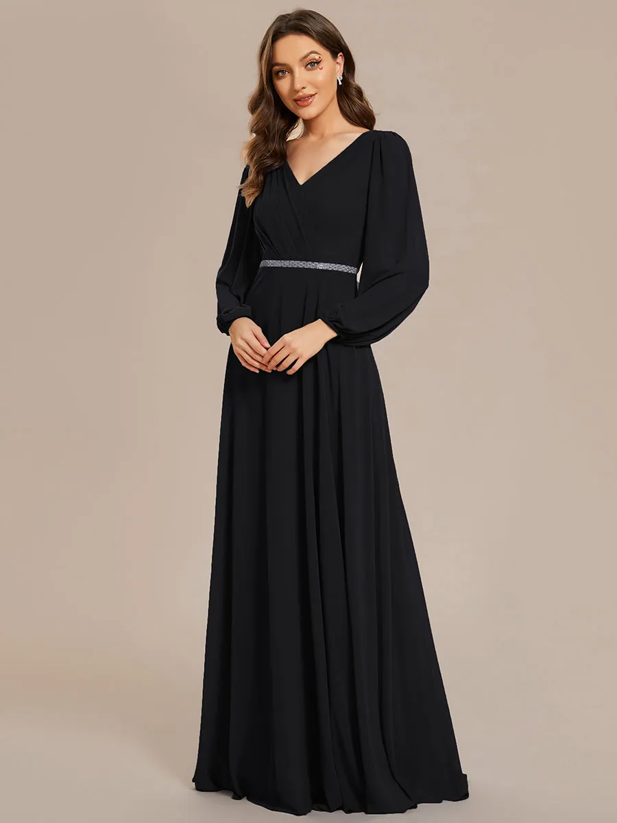 Robe de soirée plissée en mousseline de soie double col en V manches longues ceinture brillante